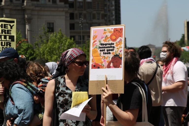 Hundreds gathered at Love Park on Mother’s Day