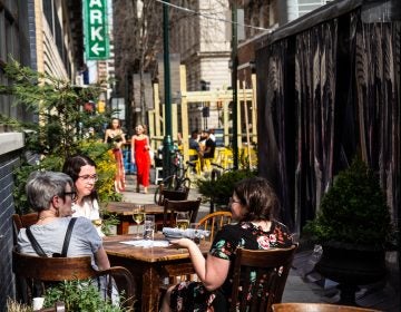 The 1500-1600 block of Sansom Street in Center City is closed for outdoor dining. (Kimberly Paynter/WHYY)