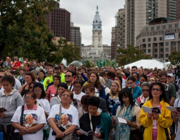 the crowd on on the Benjamin Franklin Parkway